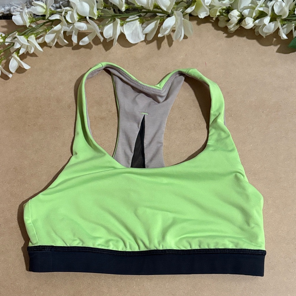 Lululemon Invigorate Bra *SW 2017 Seawheeze - Zippy Green / Black Size 4